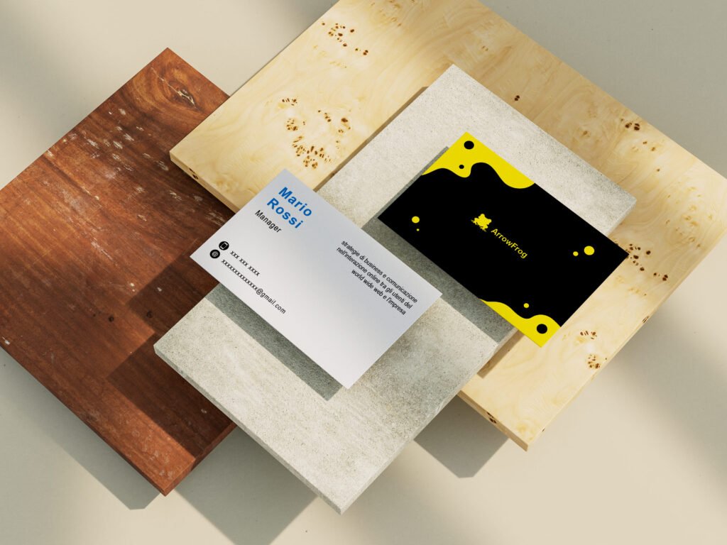 Biglietto da visita progettato da Arrowfrog Studio per branding e comunicazione professionale